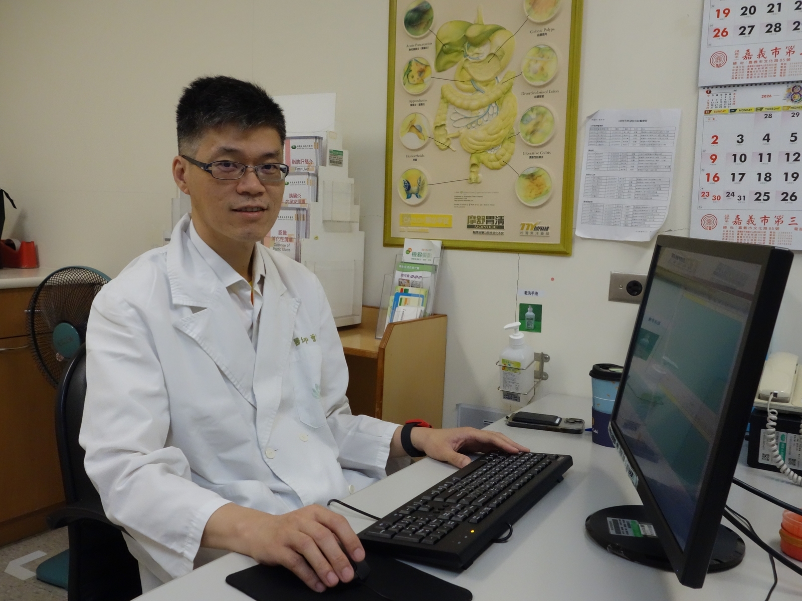 胃裡長石頭? 大林慈濟醫師可樂溶石免開刀